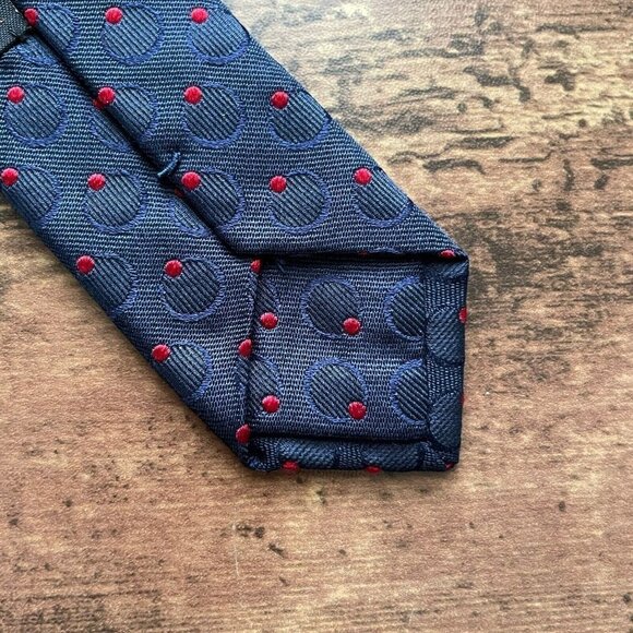 Take Six Mens Silk Tie Navy Blue Red Dot Jacquard Necktie Gold Chain Keeper Loop - Picture 9 of 10